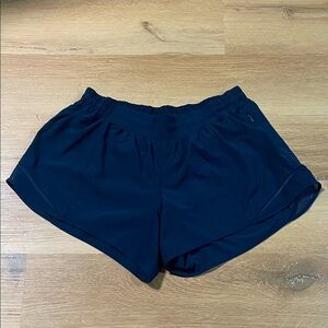 Lululemon low rise hotty hot shorts size 12 navy blue